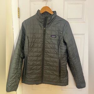 Patagonia Nano Puff Jacket (Nouveau Green) Size M